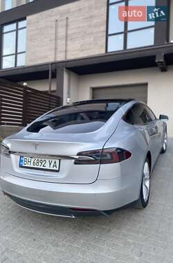 Лифтбек Tesla Model S 2014 в 