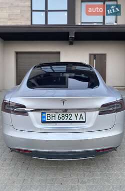 Лифтбек Tesla Model S 2014 в 