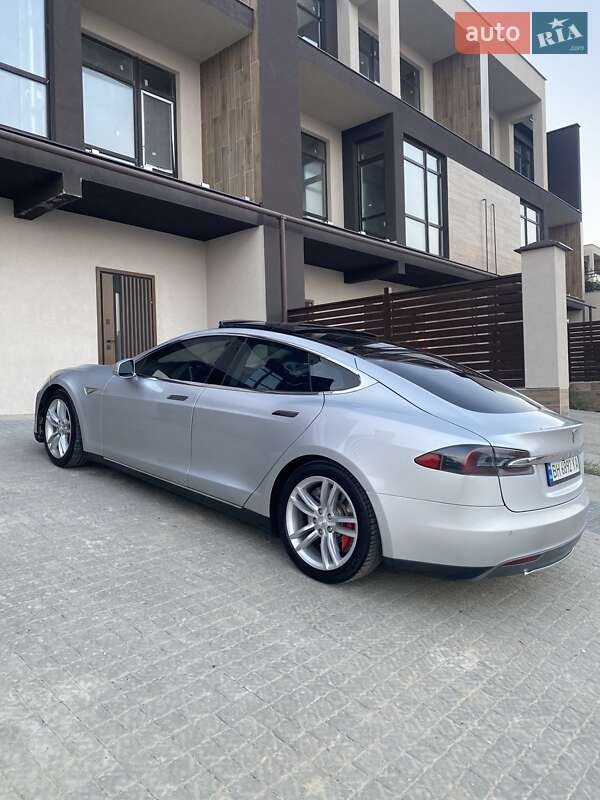 Ліфтбек Tesla Model S 2014 в Одесі