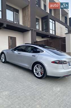 Лифтбек Tesla Model S 2014 в 