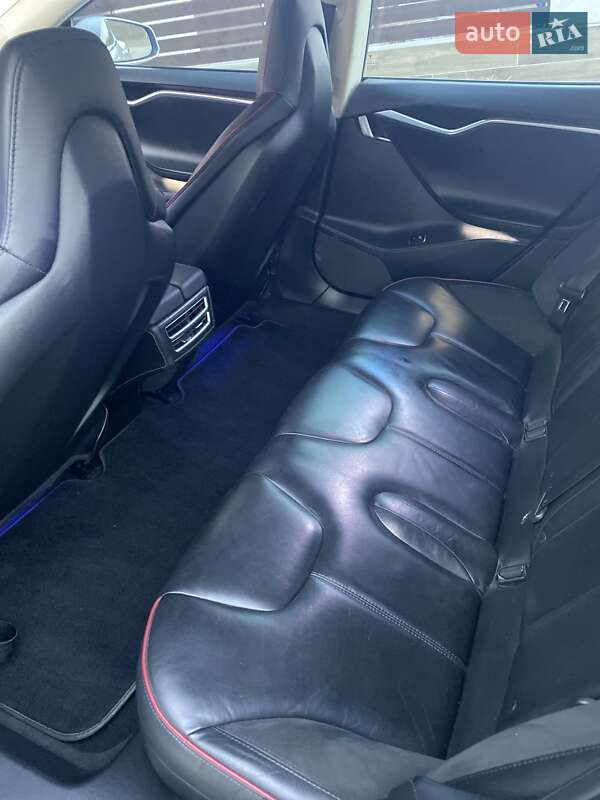 Ліфтбек Tesla Model S 2014 в Одесі