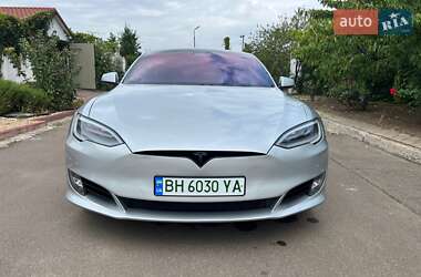 Лифтбек Tesla Model S 2017 в 