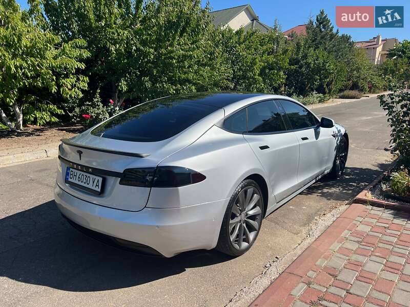 Лифтбек Tesla Model S 2017 в Одессе