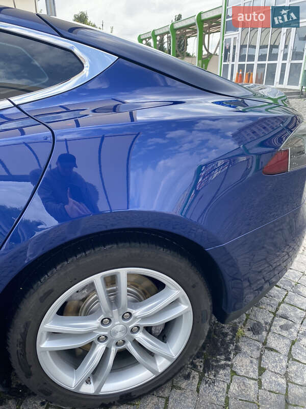 Лифтбек Tesla Model S 2015 в Хмельницком фото 11 Лифтбек Tesla Model S 2015 в Хмельницком