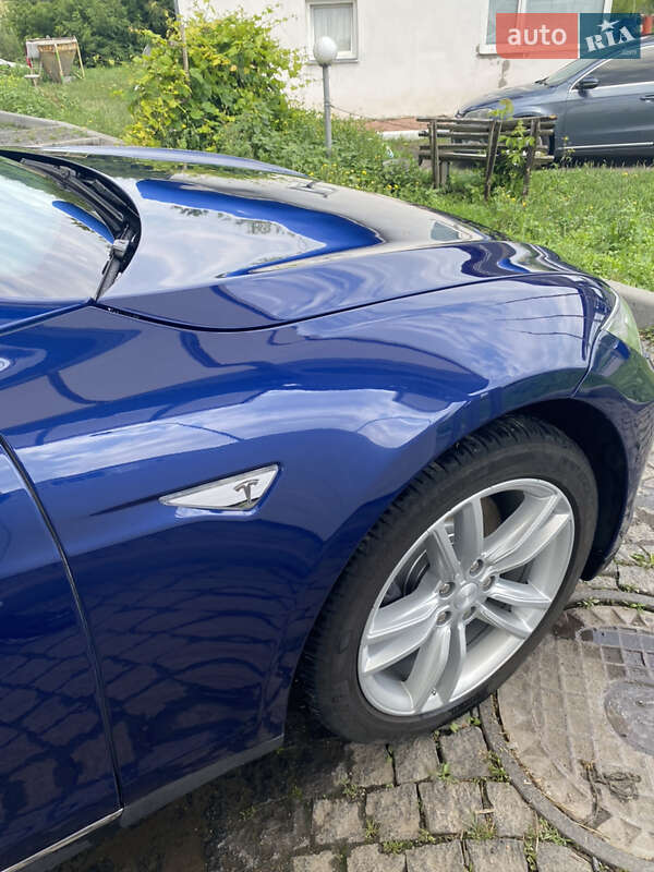 Лифтбек Tesla Model S 2015 в Хмельницком фото 21 Лифтбек Tesla Model S 2015 в Хмельницком