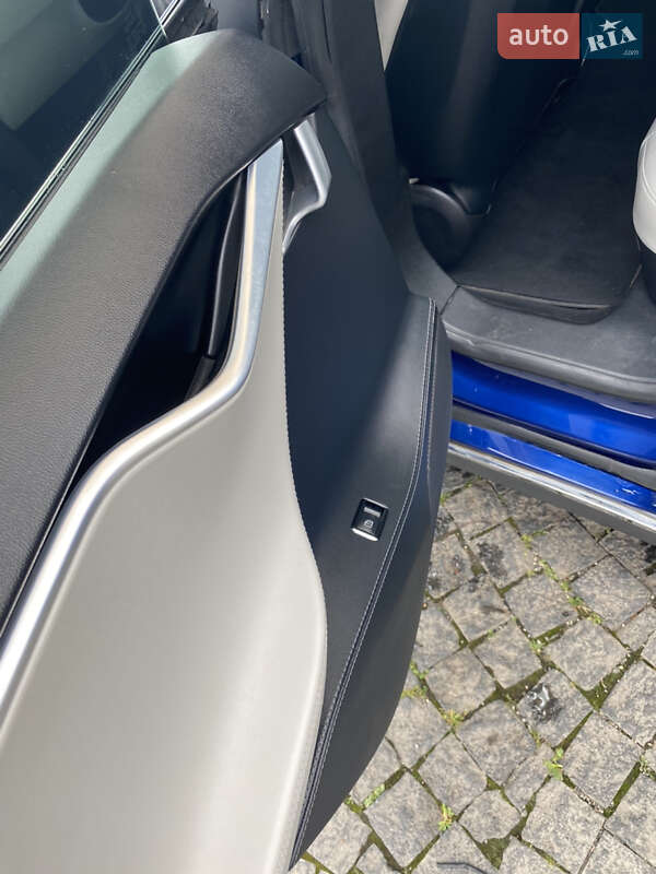 Лифтбек Tesla Model S 2015 в Хмельницком фото 30 Лифтбек Tesla Model S 2015 в Хмельницком