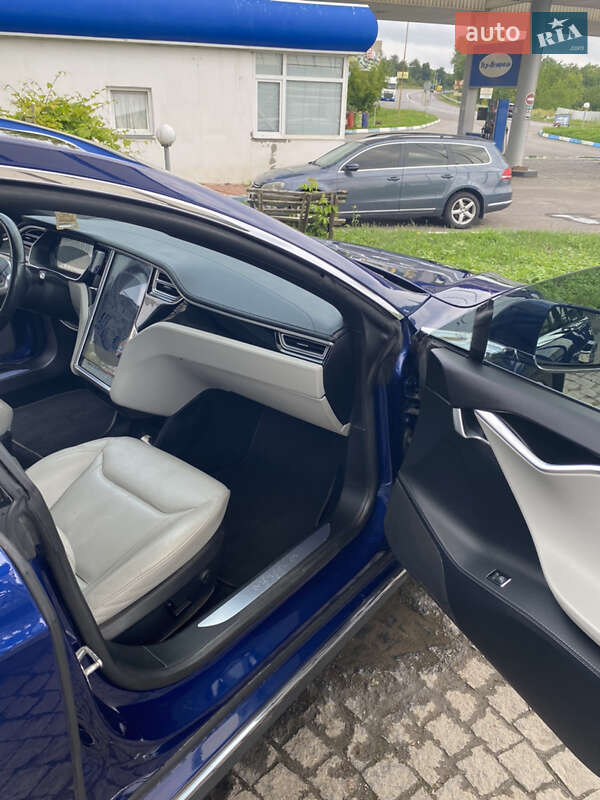 Лифтбек Tesla Model S 2015 в Хмельницком фото 40 Лифтбек Tesla Model S 2015 в Хмельницком