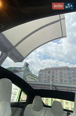 Лифтбек Tesla Model S 2015 в 