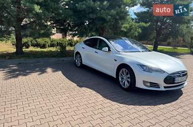 Лифтбек Tesla Model S 2013 в 