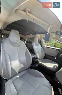 Лифтбек Tesla Model S 2013 в 