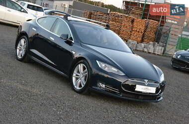 Лифтбек Tesla Model S 2015 в Луцке