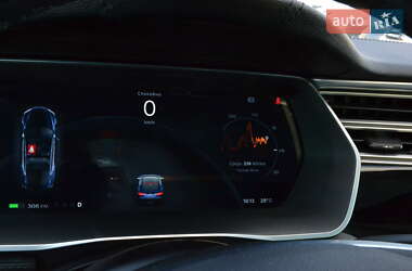 Лифтбек Tesla Model S 2015 в 
