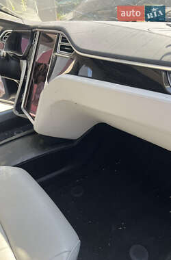 Лифтбек Tesla Model S 2016 в 