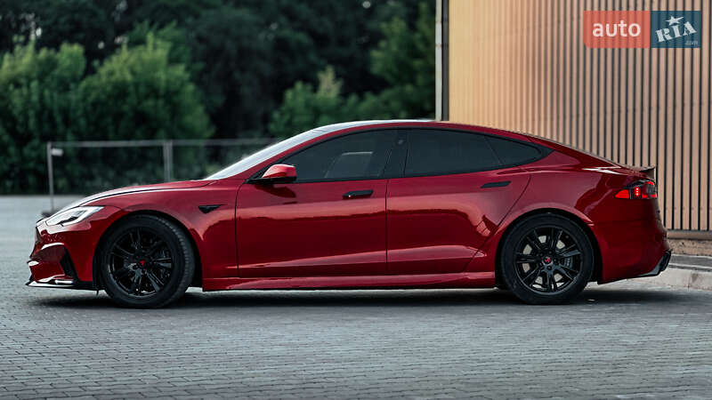 Лифтбек Tesla Model S 2020 в Ровно