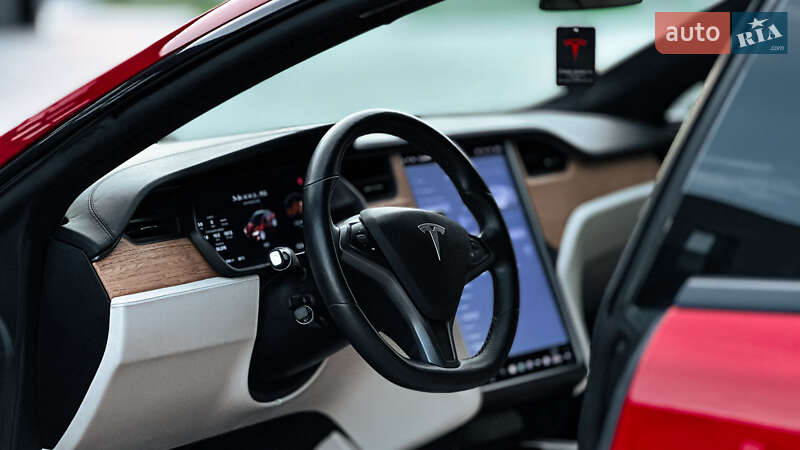 Лифтбек Tesla Model S 2020 в Ровно