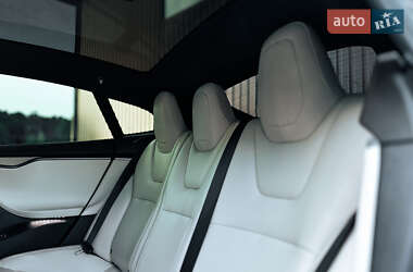 Лифтбек Tesla Model S 2020 в 