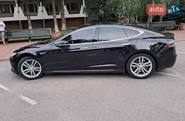 Ліфтбек Tesla Model S 2015 в 