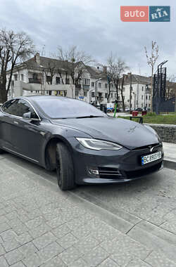 Ліфтбек Tesla Model S 2016 в Львові