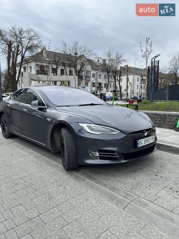 Tesla Model S 2016
