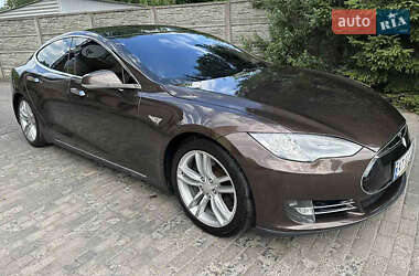 Лифтбек Tesla Model S 2013 в Львове