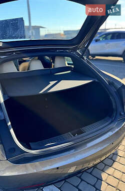 Лифтбек Tesla Model S 2015 в 
