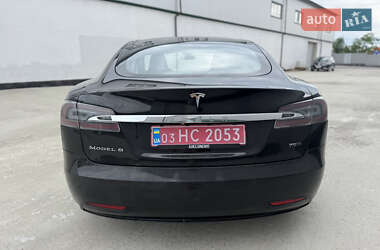 Лифтбек Tesla Model S 2016 в 