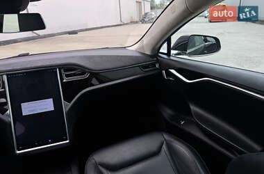Лифтбек Tesla Model S 2016 в 