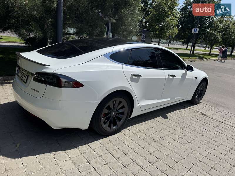 Ліфтбек Tesla Model S 2020 в Дніпрі фото 4 Ліфтбек Tesla Model S 2020 в Дніпрі