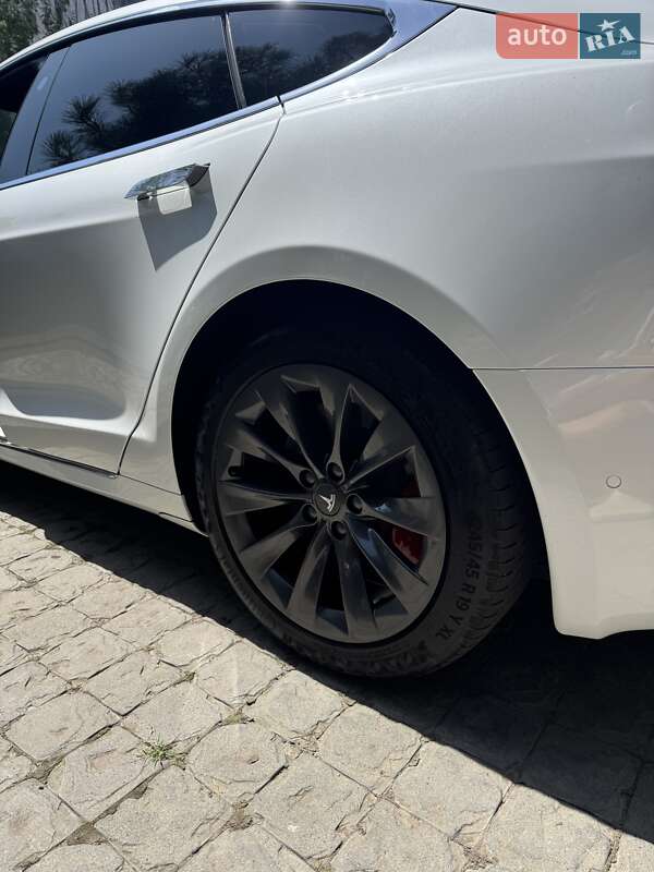 Ліфтбек Tesla Model S 2020 в Дніпрі фото 7 Ліфтбек Tesla Model S 2020 в Дніпрі