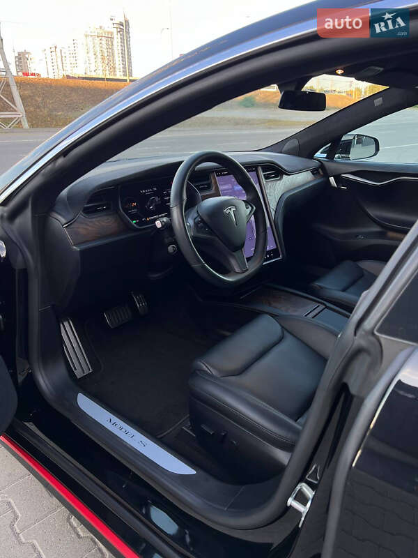 Лифтбек Tesla Model S 2020 в Киеве