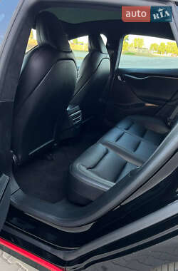 Лифтбек Tesla Model S 2020 в 