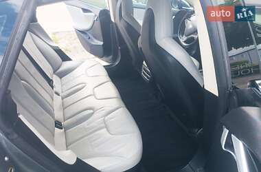 Лифтбек Tesla Model S 2014 в 