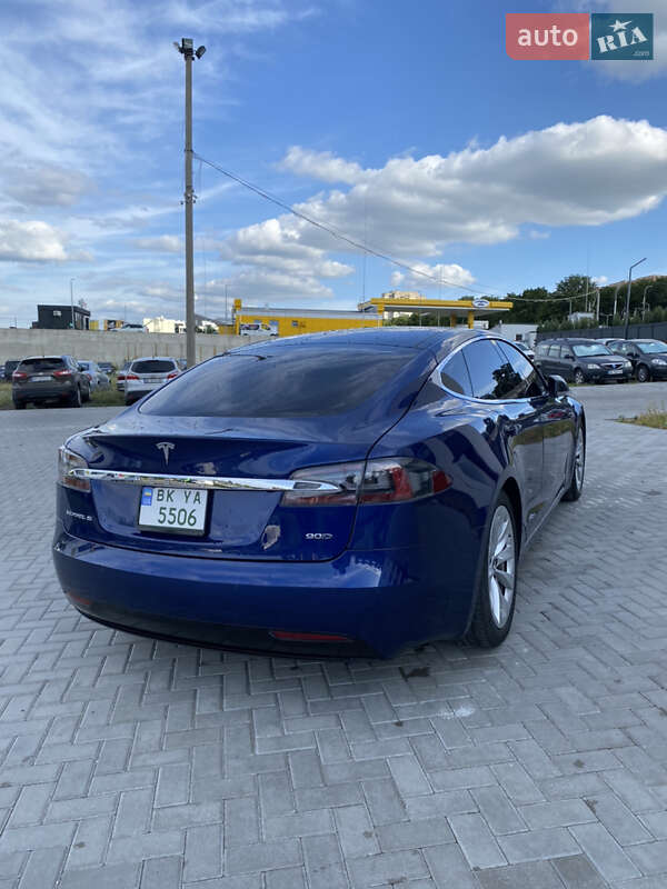 Лифтбек Tesla Model S 2016 в Ровно