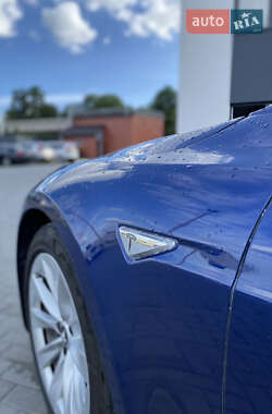 Лифтбек Tesla Model S 2016 в 