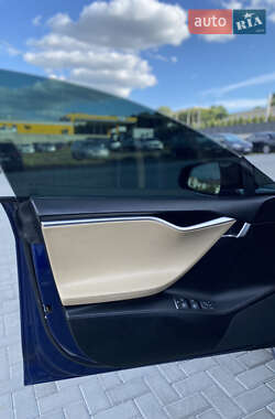 Лифтбек Tesla Model S 2016 в 