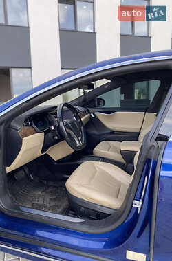 Лифтбек Tesla Model S 2016 в 