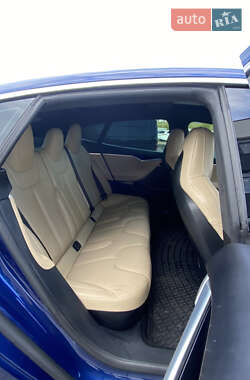 Лифтбек Tesla Model S 2016 в Ровно