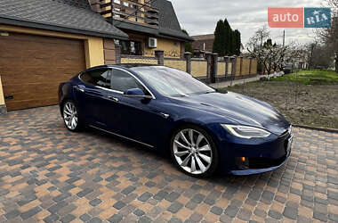 Лифтбек Tesla Model S 2017 в 