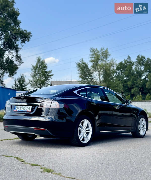 Лифтбек Tesla Model S 2015 в Кременчуге