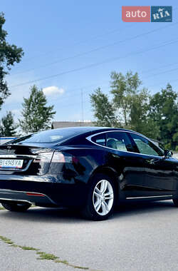 Лифтбек Tesla Model S 2015 в 