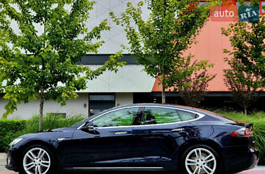 Лифтбек Tesla Model S 2014 в 