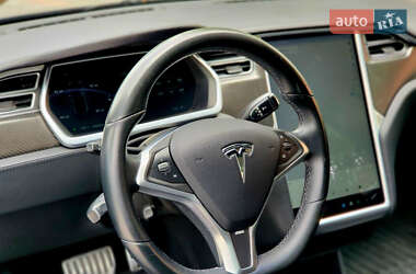 Лифтбек Tesla Model S 2014 в 