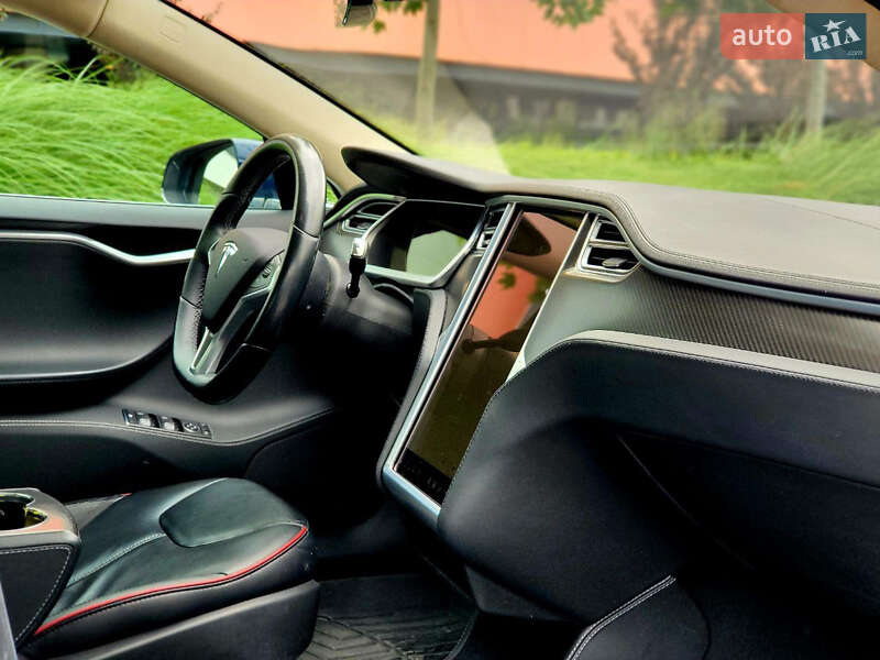 Лифтбек Tesla Model S 2014 в Киеве