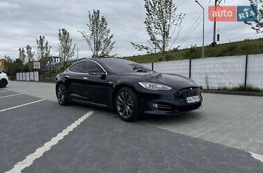 Лифтбек Tesla Model S 2014 в 
