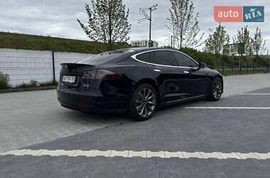 Лифтбек Tesla Model S 2014 в 