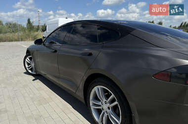 Лифтбек Tesla Model S 2014 в 