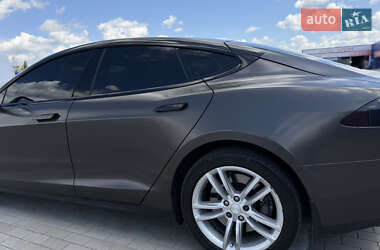 Лифтбек Tesla Model S 2014 в 