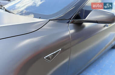 Лифтбек Tesla Model S 2014 в 