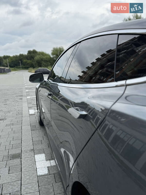 Лифтбек Tesla Model S 2013 в Львове