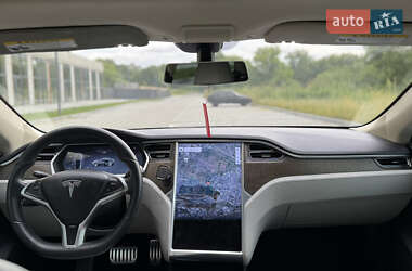 Лифтбек Tesla Model S 2013 в 